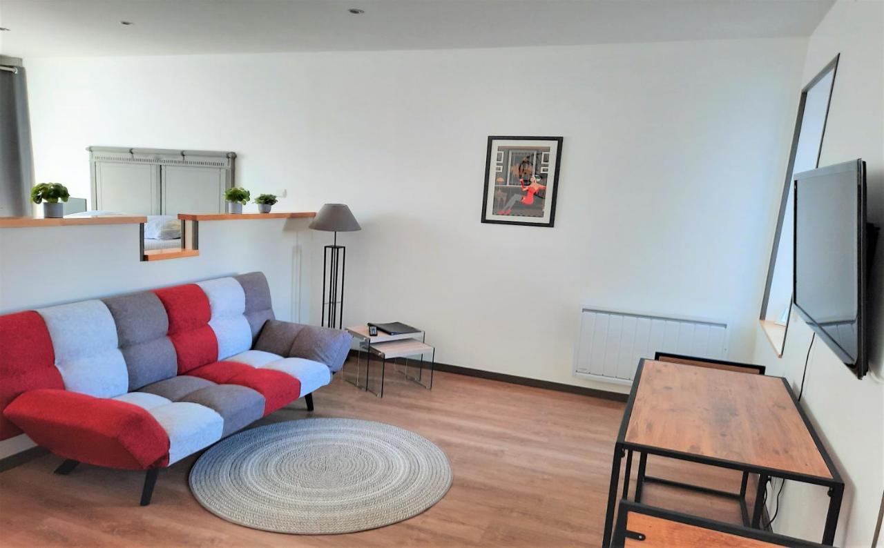 Charmant F1 Bis Atypique Gannat Exterior foto